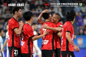 成都蓉城客场2-1天津津门虎,九连胜创队史连胜纪录+领跑积分榜配图