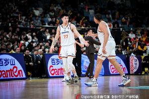 记者:张镇麟真的是从1号位防到5号位 防守的摇摆性太强了配图