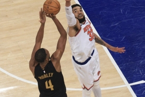 巴克利:骑士优势在内线莫布里却摸不到球 现在的NBA毫无战术可言配图