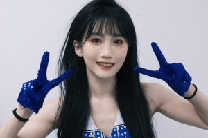 北京男篮啦啦队队长晒照:还有好多照片没P呢 怎么就结束了😭配图